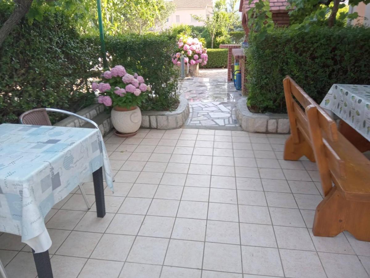 Apartmani Danijela Lopar Exterior photo